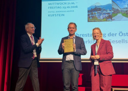 Ehrenmitgliedschaft der österreichischen Parkinson-Gesellschaft für Prof. Ebersbach